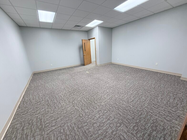 More Photos Of 429 13th St, Franklin Storefront Retail Office For Sale