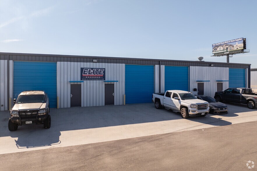 More Photos Of 6225 E Highway 114, Rhome Unknown For Lease