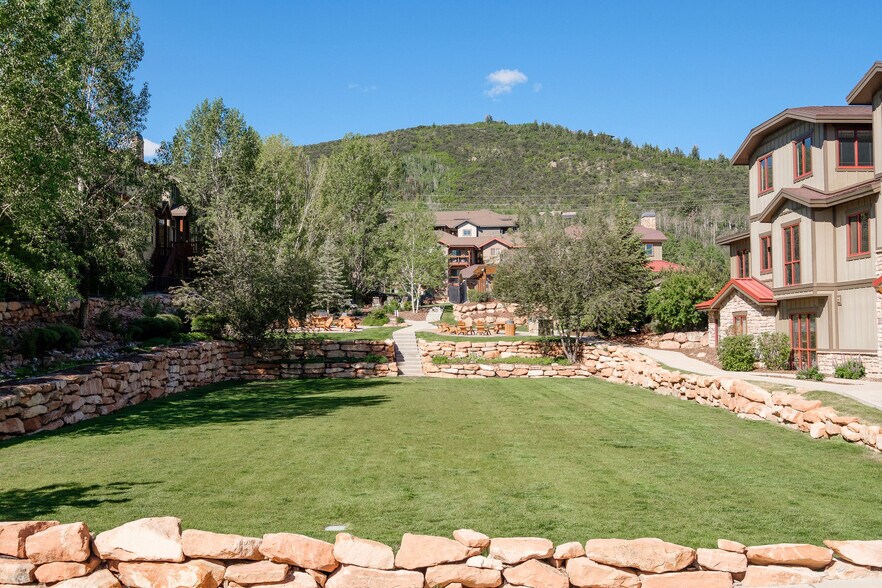 More Photos Of 5532 Lillehammer Ln, Park City Office For Lease