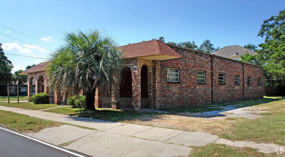More Photos Of 920 Dauphin St, Mobile Office For Sale