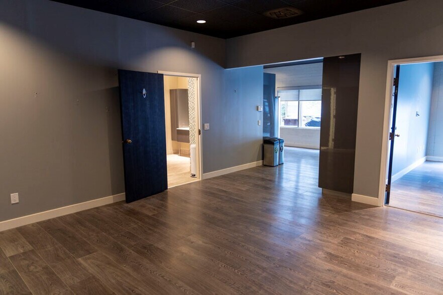 More Photos Of 4397 Federal Dr, Greensboro Flex For Lease