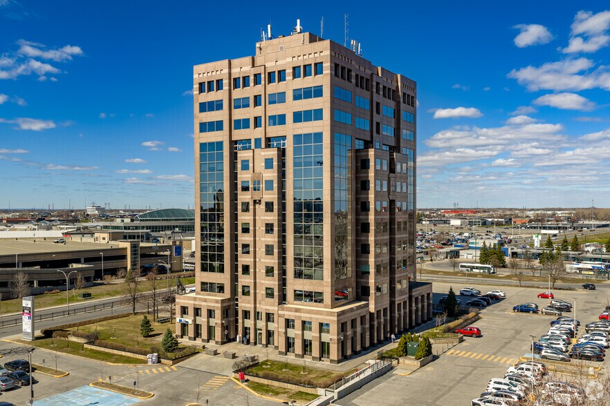 More Photos Of 3030 Boul Le Carrefour, Laval Medical For Lease