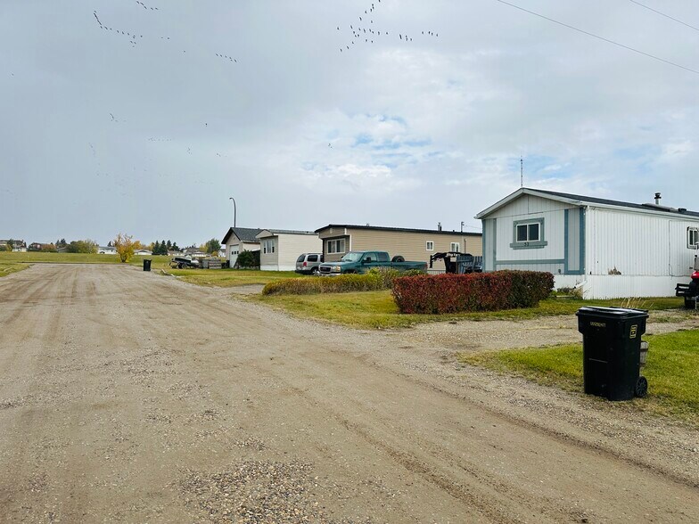More Photos Of 10515 103 Av, Fairview Manufactured Housing Mobile Home Park For Sale
