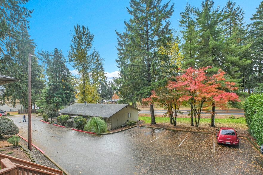 More Photos Of 17792 Webster Rd, Gladstone Apartments For Sale