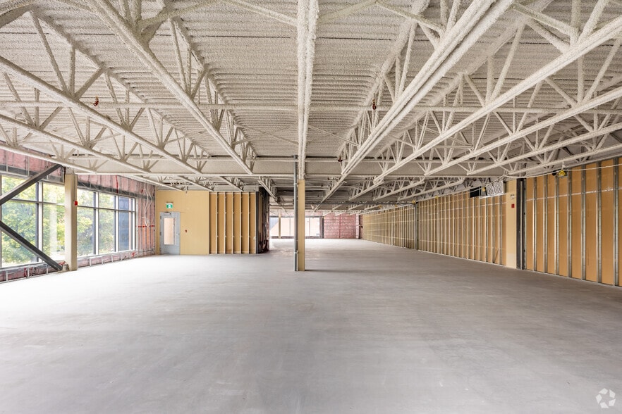 More Photos Of 3040-3050 Rue De Rouen, Montréal Office For Lease
