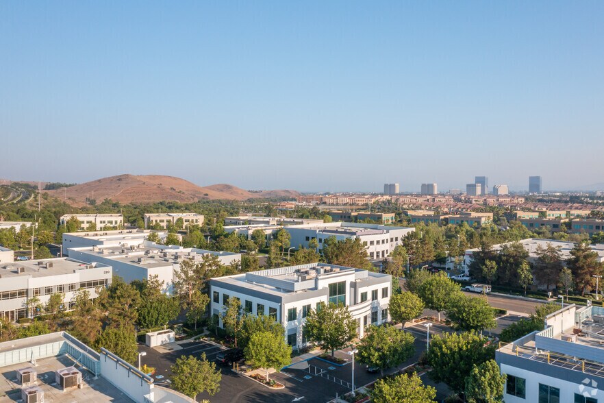 More Photos Of 300 Goddard Way, Irvine Office For Sale