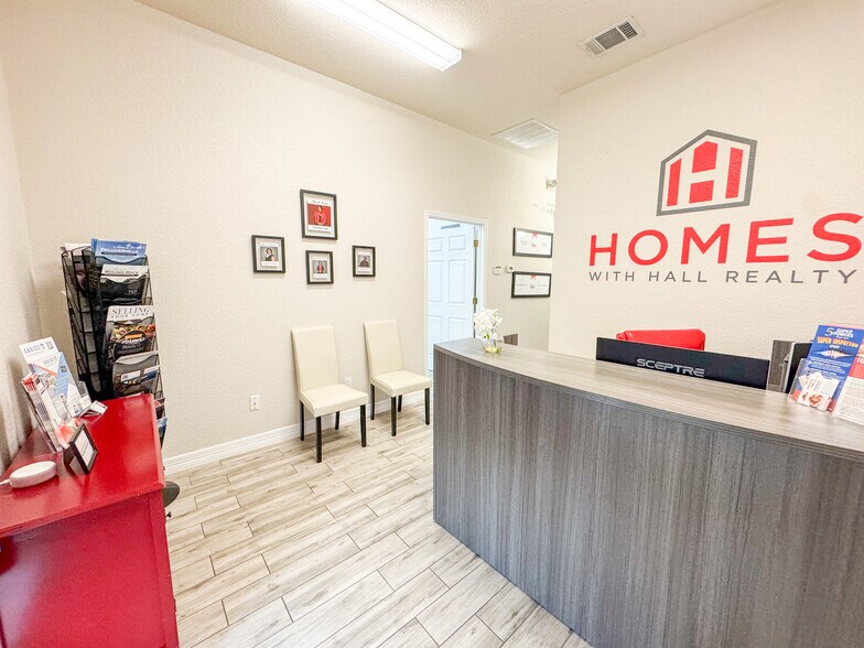 More Photos Of 15901 Central Commerce Dr, Pflugerville Office For Lease