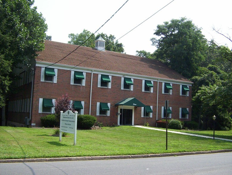 More Photos Of 37 3rd St, Bordentown Office For Lease