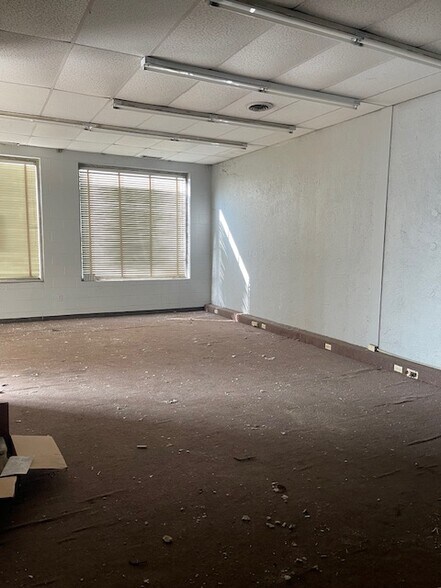 More Photos Of 1284-1286 Channel Ave, Memphis Warehouse For Sale