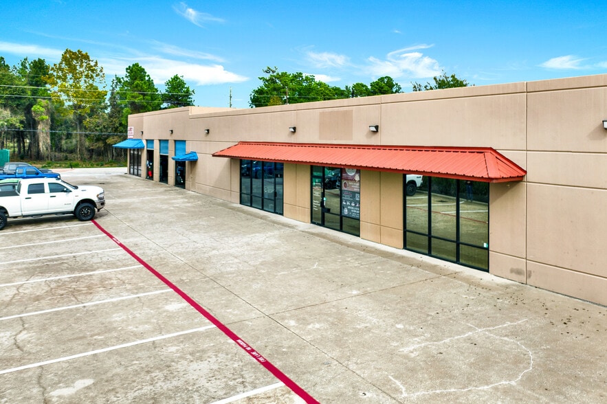 More Photos Of 1599 Hicks St, Tomball Storefront For Lease