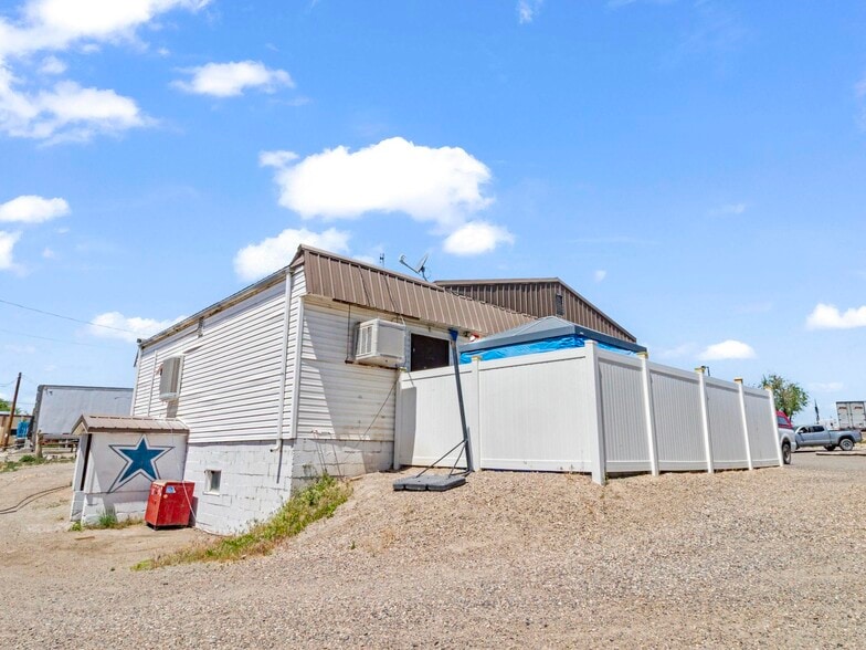 More Photos Of 1015 Chestnut St, Carlin Convenience Store For Sale