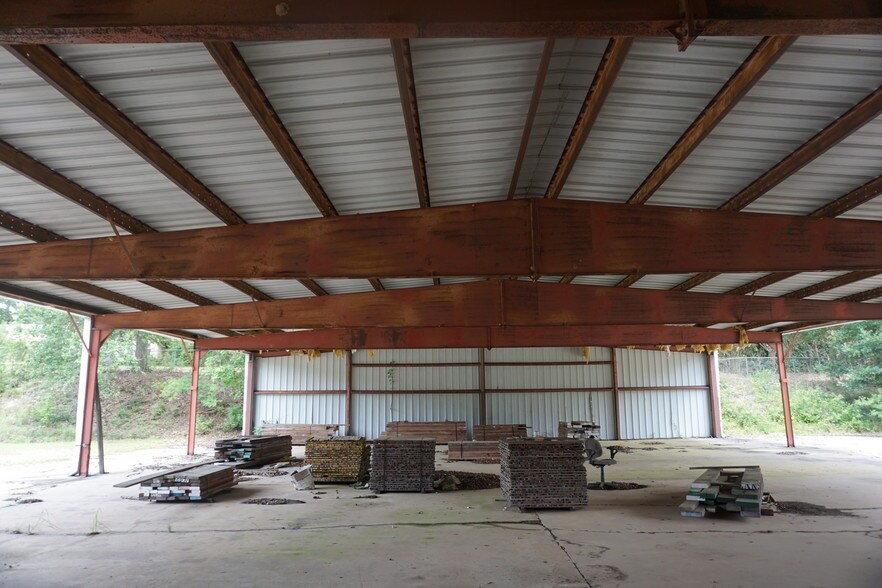 More Photos Of 403 N Main St, Evergreen Warehouse For Sale