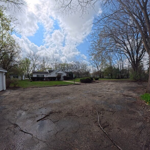 More Photos Of 805 E Palatine Rd, Palatine Office For Sale