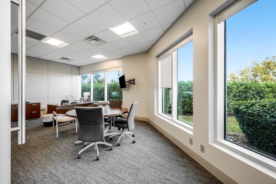 More Photos Of 1050 Satcom Ln, Melbourne Office For Sale