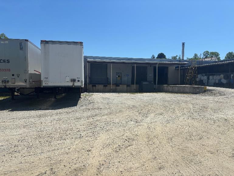 More Photos Of 24 Ames Blvd, Hamburg Warehouse For Sale