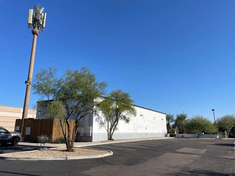 More Photos Of 8000 S Priest Dr, Tempe Freestanding For Sale