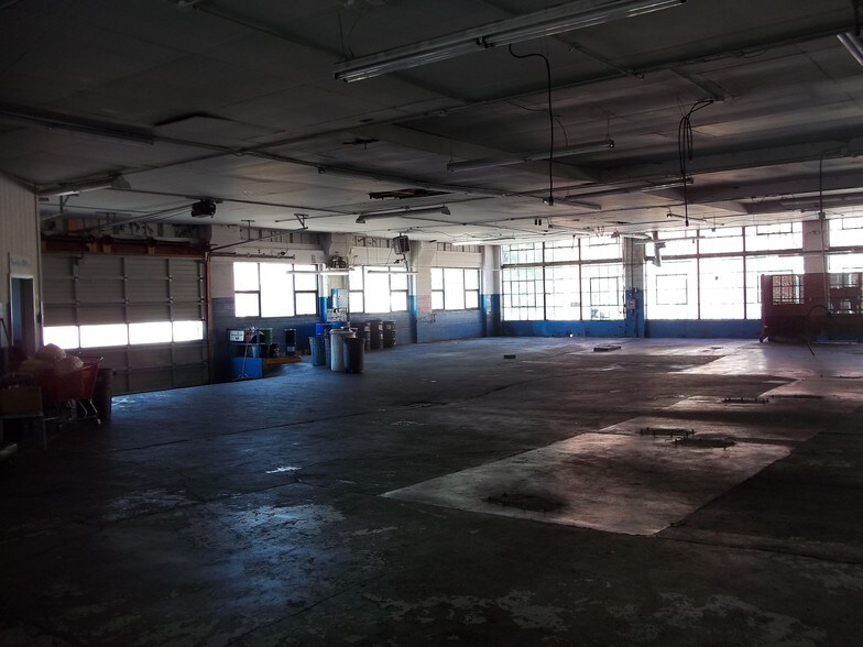 More Photos Of 207-217 W Main St, Centralia Unknown For Lease