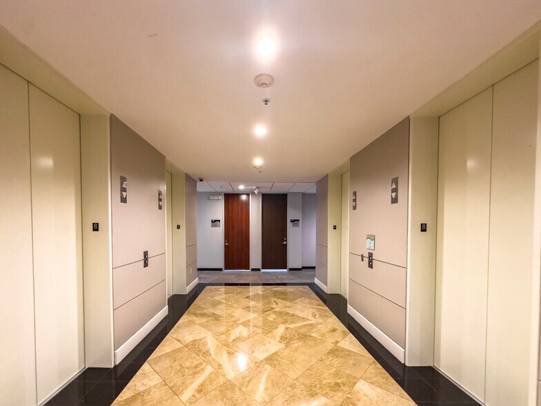 More Photos Of 9999 Bellaire Blvd, Houston Medical For Lease