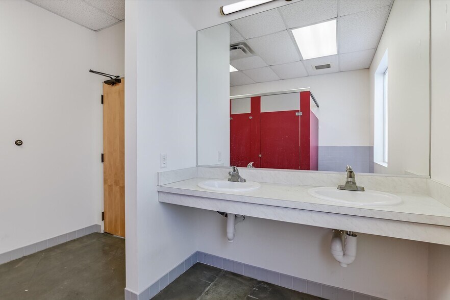 More Photos Of 7700 Cat Hollow Dr, Round Rock Medical For Sale