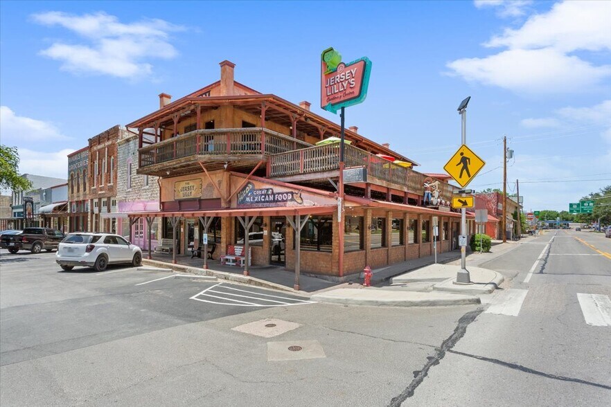 More Photos Of 128 N Pecan, Hico Restaurant For Sale