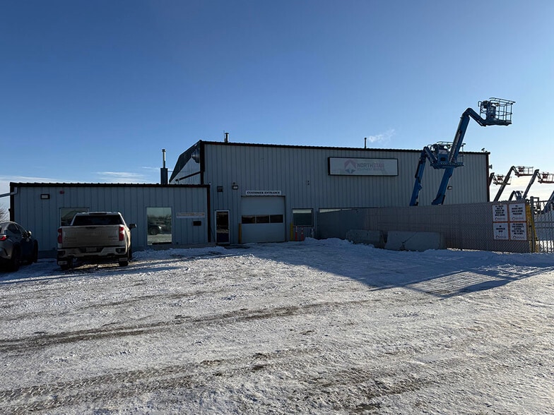 More Photos Of 8459 23rd Ave NE, Calgary Warehouse For Lease