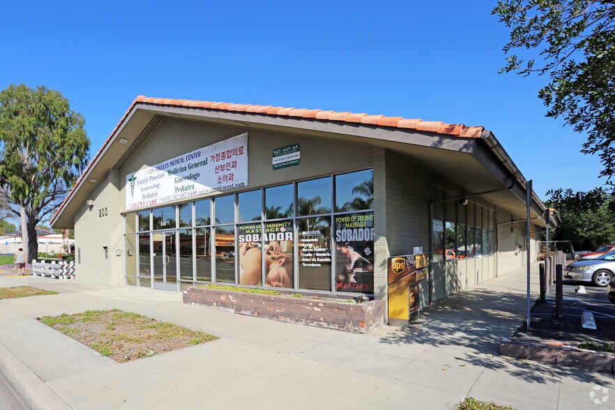 More Photos Of 200 S Beach Blvd, La Habra Medical For Lease