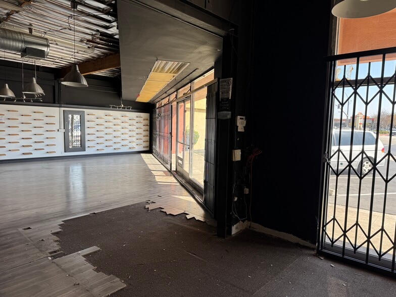 More Photos Of 13161-13245 Harbor Blvd, Garden Grove Restaurant For Lease