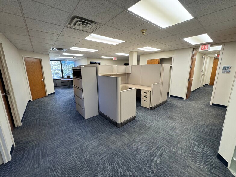 More Photos Of 990 Westbury Rd, Westbury Office For Sale