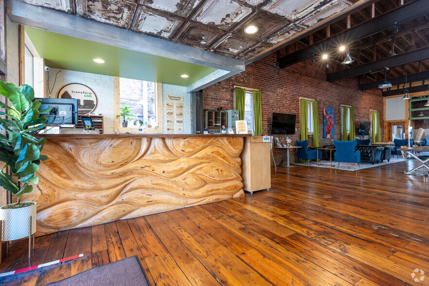 More Photos Of 111 W Lewis St, Greensboro Office For Lease