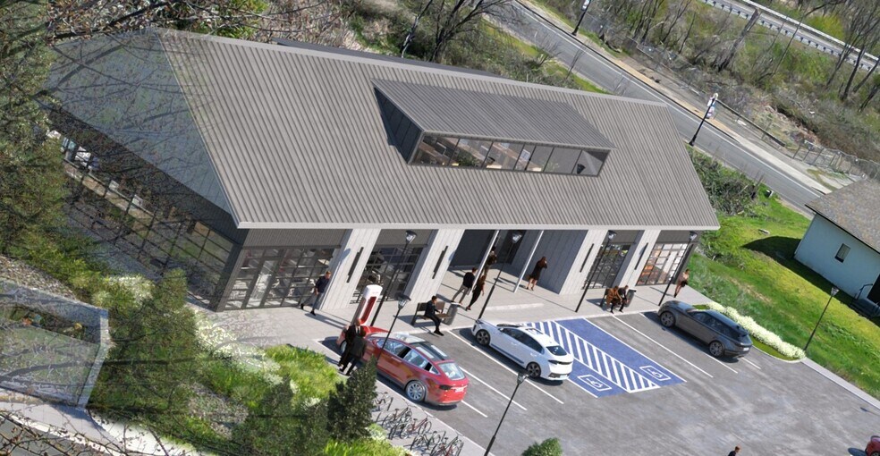 More Photos Of 140 N Main St, Phoenix General Retail For Lease