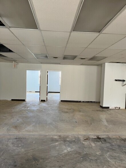 More Photos Of 5505 Vine St, Alexandria Warehouse For Lease