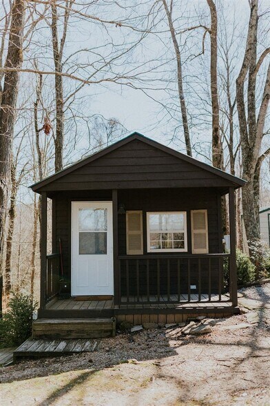 More Photos Of 896 Wilderness Rd, Mammoth Cave All Leisure For Sale