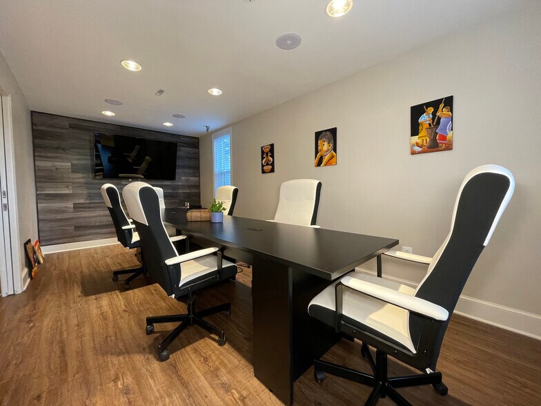 More Photos Of 123 N Henry St, Alexandria Office For Lease