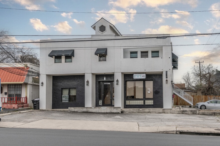More Photos Of 250 W Olmos Dr, San Antonio Storefront Retail Office For Lease