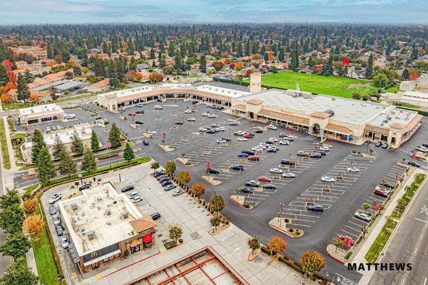 More Photos Of 5151 W Goshen Ave, Visalia Bank For Sale