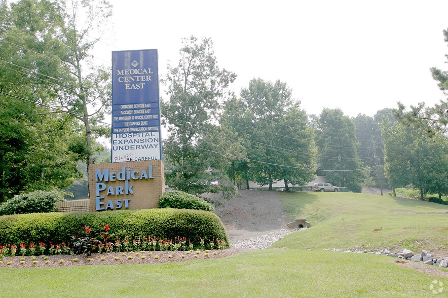 More Photos Of 700 Gadsden Hwy, Birmingham Medical For Lease