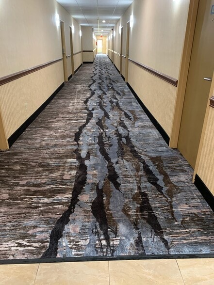 More Photos Of 1300 Youngstown Warren Rd, Niles Hotel For Sale