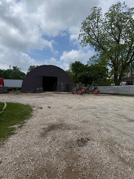 More Photos Of 9505 S Central Expy, Dallas Warehouse For Sale