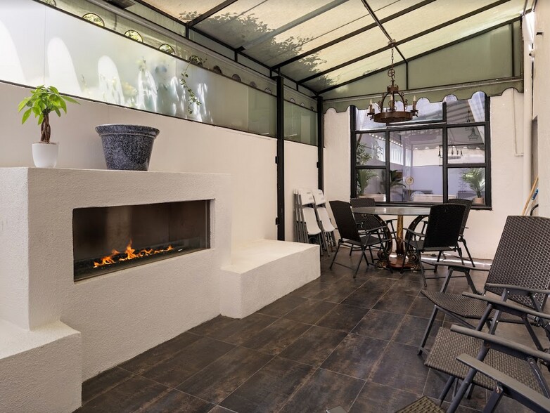 More Photos Of 1776 N Highland Ave, Los Angeles Office For Lease