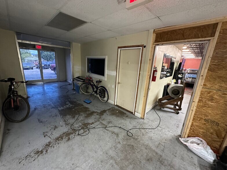 More Photos Of 2211 Windsor St, Chattanooga Service For Sale