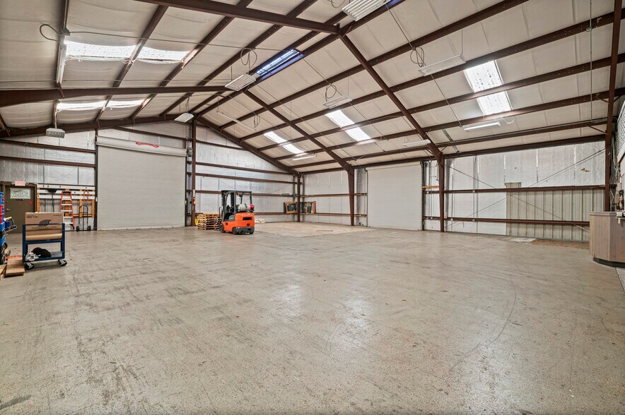 More Photos Of 8270 Pascal Dr, Punta Gorda Service For Sale