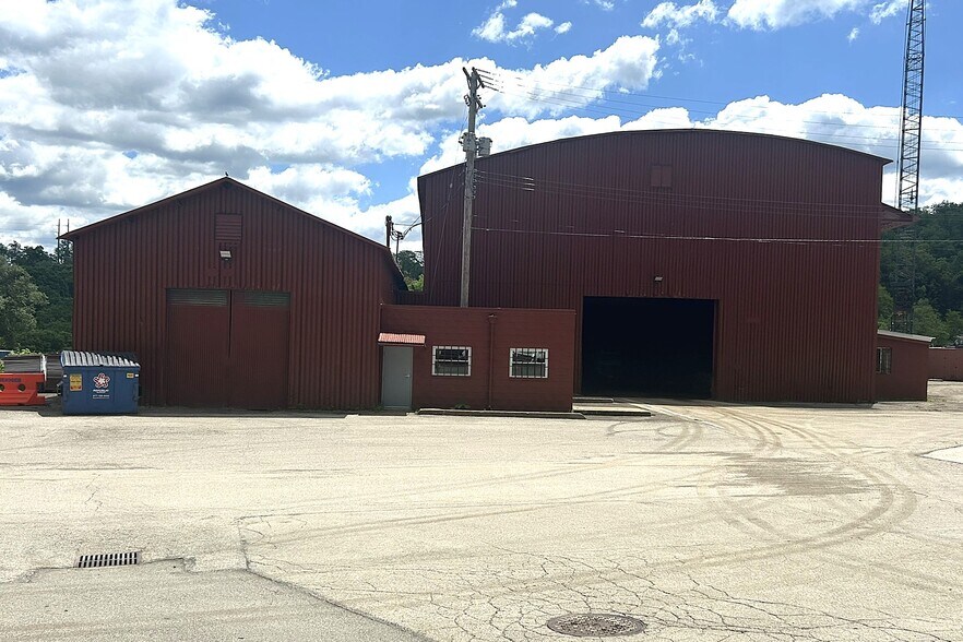 More Photos Of 1920 Lincoln Rd, Pittsburgh Warehouse For Lease