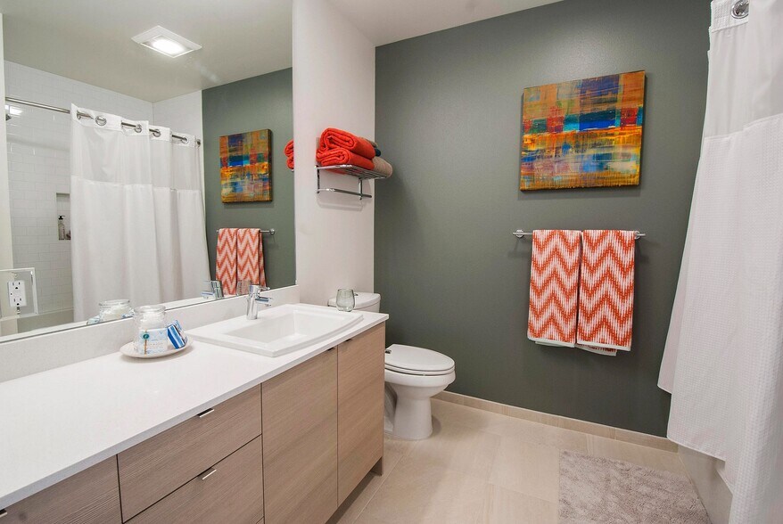 More Photos Of 50 University St, Seattle Apartments For Lease