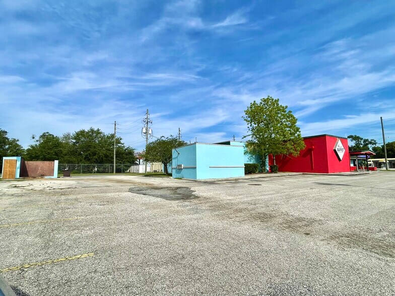 More Photos Of 5086 Normandy Blvd, Jacksonville Restaurant For Lease