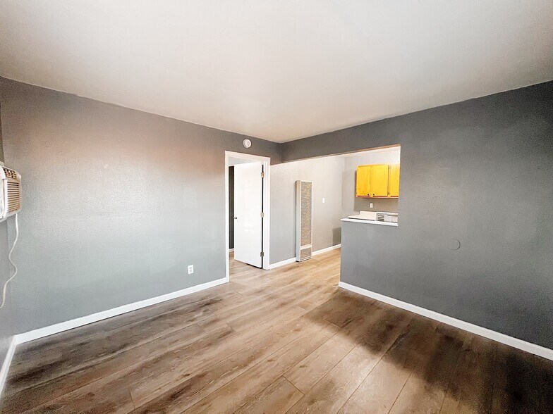 More Photos Of 2595 Beaumont St, Sacramento Apartments For Sale