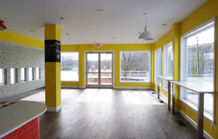 More Photos Of 170A Post Rd W, Westport Restaurant For Lease