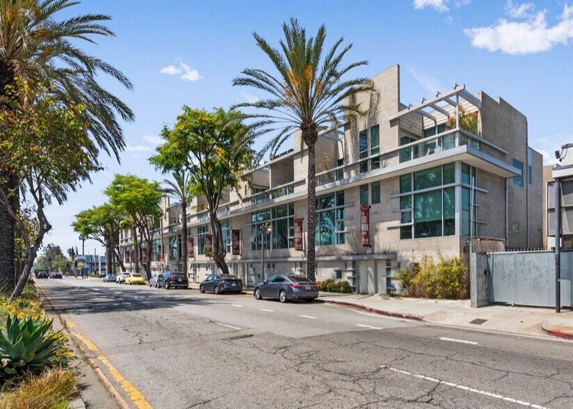 Primary Photo Of 717 N Highland Ave, Los Angeles Light Distribution For Sale