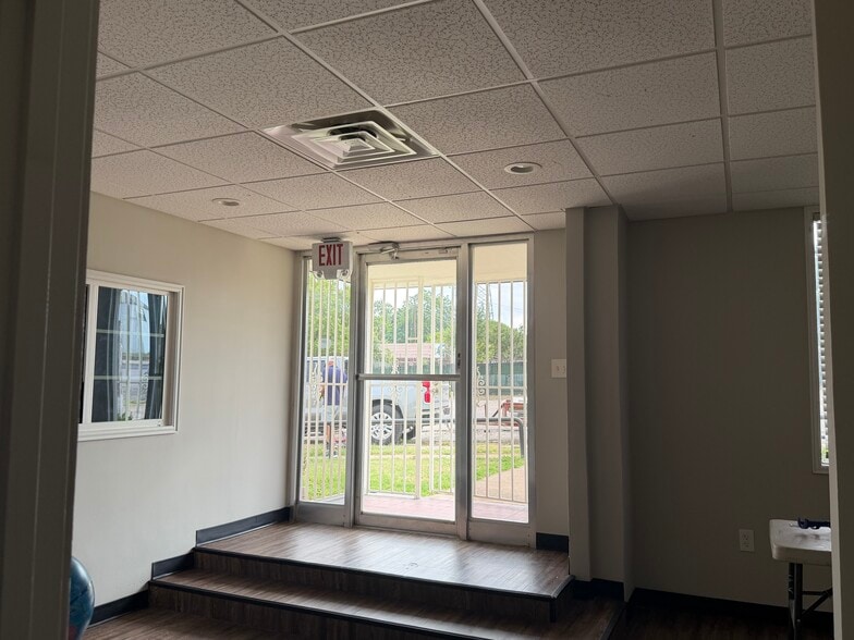 More Photos Of 2211 Lamont Ave, Dallas Land For Sale