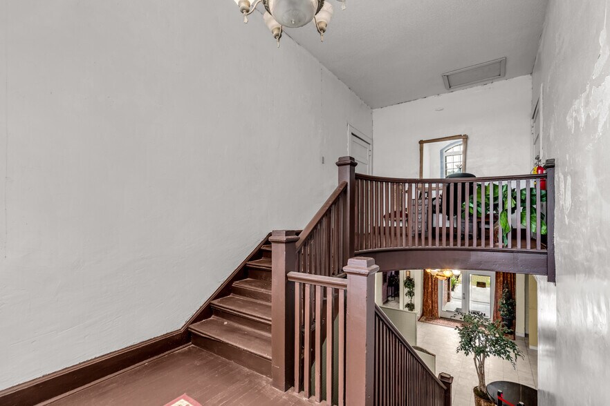 More Photos Of 119 College St, Chester Office Residential For Lease