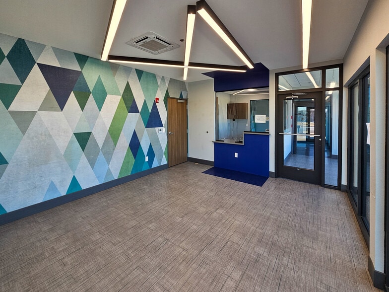 More Photos Of 6450 Central Park Blvd, Abilene Office For Sale